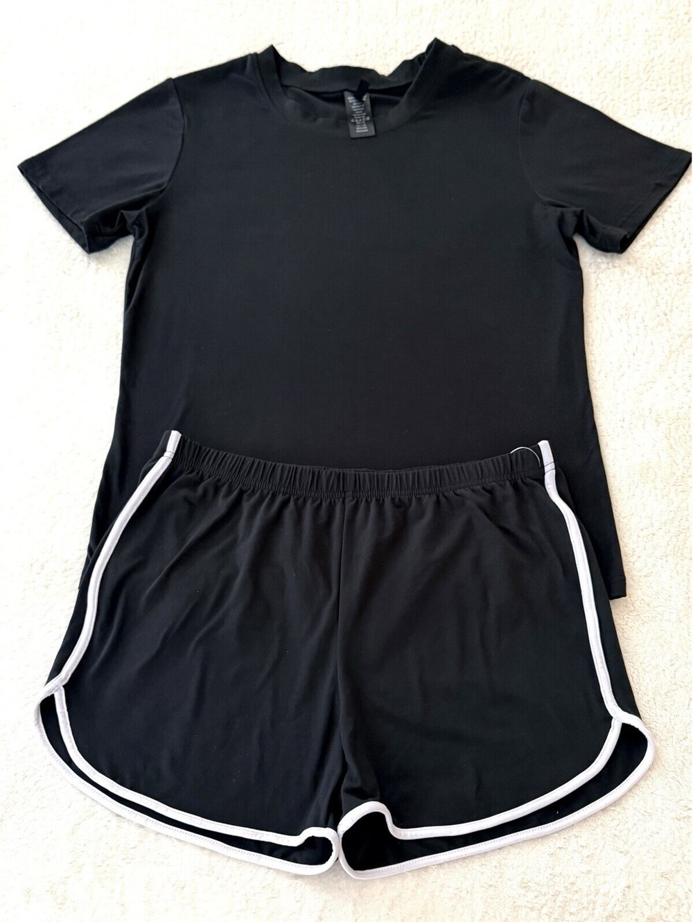 New Mix Womenβs L/XL 2 Piece T-Shirt Shorts Set Black White Athletic NWT